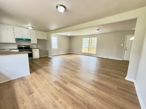 413 Wadsworth Dr in Birmingham, AL - Foto de edificio - Building Photo