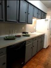 7418 Meadow Cliff St in San Antonio, TX - Foto de edificio - Building Photo