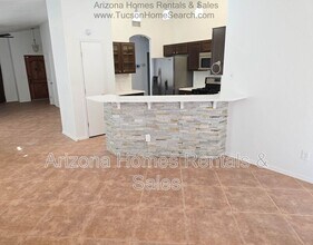 7891 S Lennox Ln in Tucson, AZ - Building Photo - Building Photo