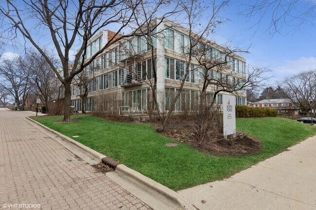 property at 2525 Wellington Ct