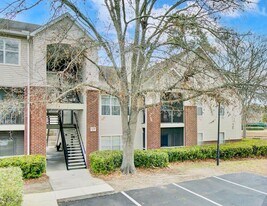2011 N Hwy 17 in Mount Pleasant, SC - Building Photo