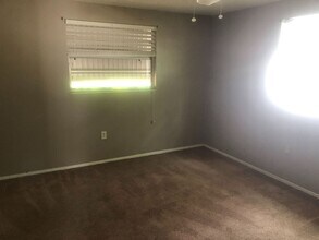 9411 Ledgestone Ln in Port Richey, FL - Building Photo - Building Photo