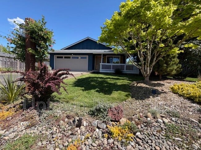 7880 SW 69th Ave in Portland, OR - Building Photo - Building Photo