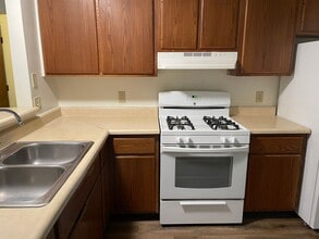 1606 S 16th St in Goshen, IN - Building Photo - Building Photo