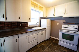 1928 Santa Fe S in Wichita, KS - Building Photo - Building Photo