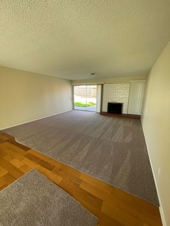 2290 Camilar Dr in Camarillo, CA - Building Photo - Building Photo