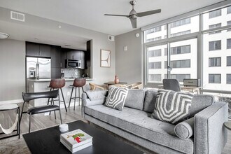 4800 Auburn Ave-Unit -FL3-ID915 in Bethesda, MD - Foto de edificio - Building Photo