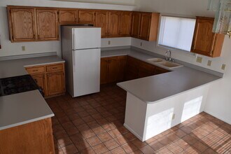 1937 Sunshine Ter SE, Unit B in Albuquerque, NM - Foto de edificio - Building Photo