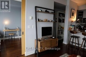 438 King St W in Toronto, ON - Building Photo - Building Photo