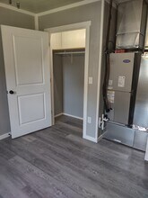 546 J Strange Ave in Loogootee, IN - Foto de edificio - Building Photo