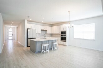 80 Overleaf Ln in Edgewood, FL - Building Photo - Building Photo