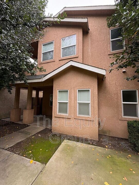 184 S Filbert Rd in Exeter, CA - Building Photo