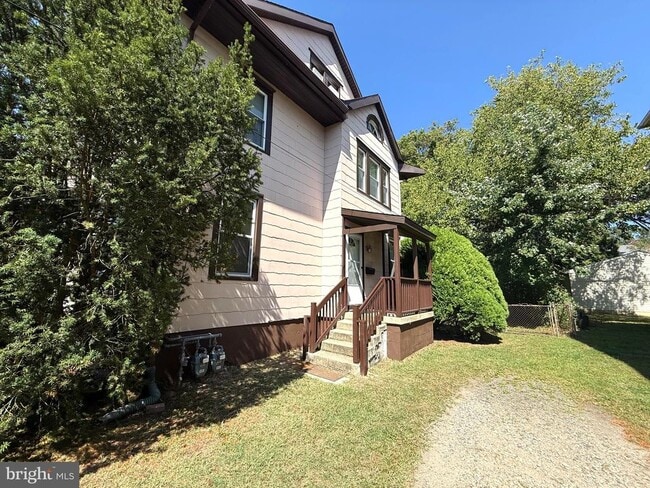 221 Wyoming Ave in Audubon, NJ - Building Photo - Building Photo