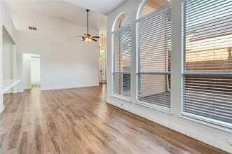 3610 Granbury Dr in Dallas, TX - Building Photo - Building Photo