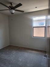 5525 W Mauna Loa Ln in Glendale, AZ - Foto de edificio - Building Photo