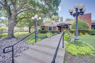 Highland Park in Fort Worth, TX - Foto de edificio - Building Photo