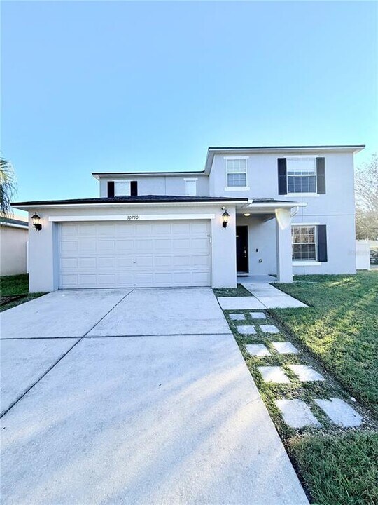 30750 Temple Stand Ave in Wesley Chapel, FL - Building Photo