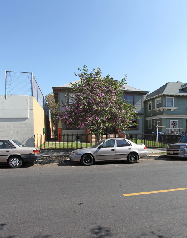 1030 S Burlington Ave in Los Angeles, CA - Building Photo - Building Photo