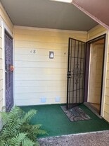 9350 Country Creek Dr, Unit 46 in Houston, TX - Building Photo