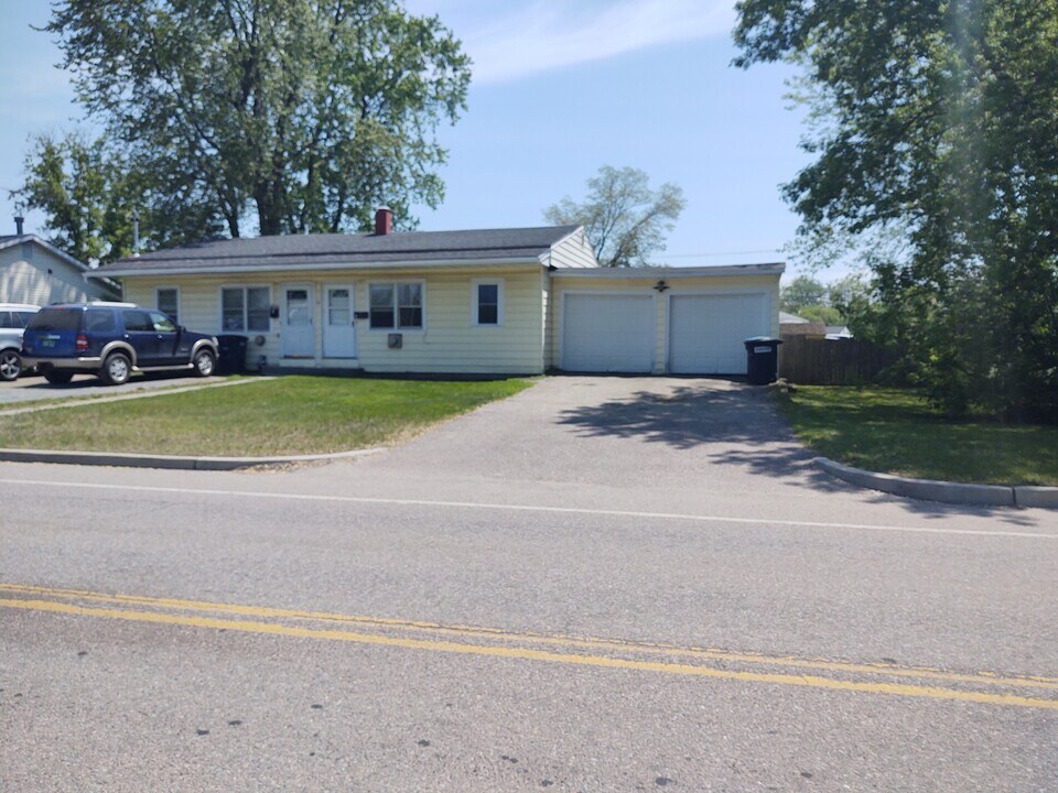 174 Johnson Ave, Unit 1 in Colchester, VT - Building Photo