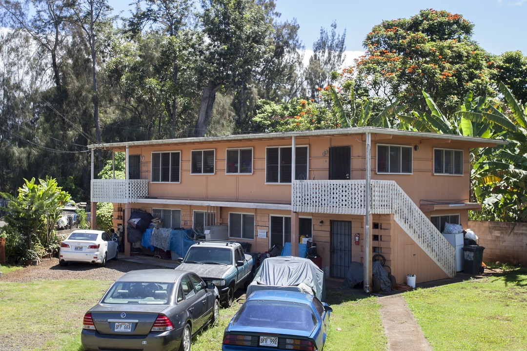 60 Lakeview Circle in Wahiawa, HI - Building Photo