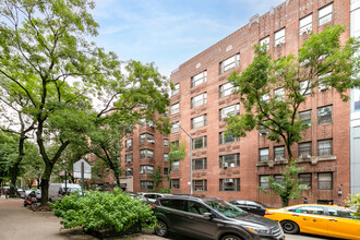 225 E 74th St in New York, NY - Building Photo - Building Photo