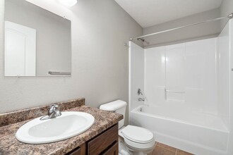 4011 N Thistle Dr in Ozark, MO - Building Photo - Building Photo