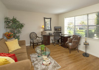 Redbird Village Apartments in Duncanville, TX - Foto de edificio - Interior Photo