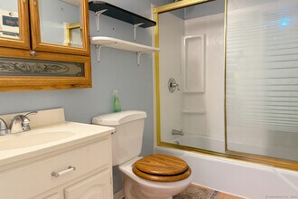 126 Triangle St in Danbury, CT - Building Photo - Building Photo