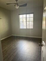 39150 Chandler Dr, Unit Studio in Temecula, CA - Building Photo