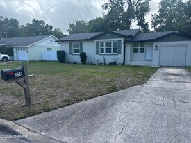 250 S Seneca Blvd in Daytona Beach, FL - Building Photo