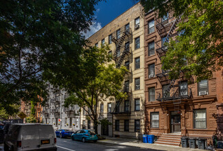 313-315 W 21st St in New York, NY - Foto de edificio - Building Photo