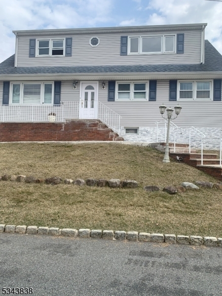 3 Sunset Dr in Woodland Park, NJ - Building Photo