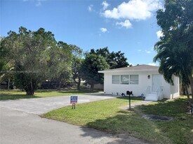440 NW 140th St in Miami, FL - Building Photo