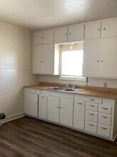523 W 14th St in Portales, NM - Building Photo - Building Photo