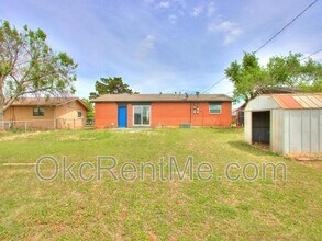 2701 Yorkshire Ave in Moore, OK - Building Photo - Building Photo