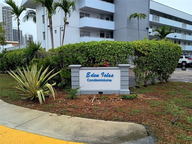 3750 NE 170th St in North Miami Beach, FL - Building Photo - Building Photo