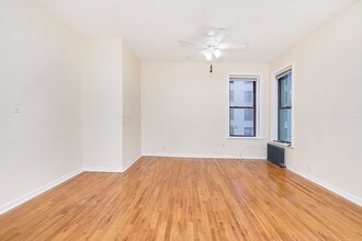 300 E 69th St-Unit -3 in New York, NY - Building Photo - Building Photo