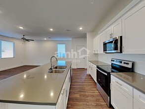 4653 Flaming Ridge Trail in Las Vegas, NV - Building Photo - Building Photo