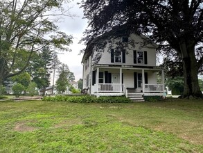 214 Main St in Deep River, CT - Building Photo - Building Photo