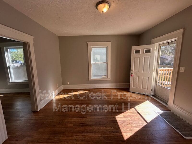 229 Gates Ave in Elyria, OH - Building Photo