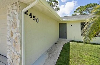 2450 SW Bayshore Blvd in Port St. Lucie, FL - Building Photo - Building Photo
