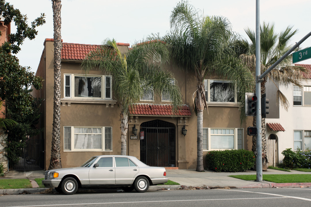 1055 E Ocean Blvd in Long Beach, CA - Building Photo