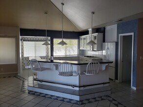 44 Edgewater Ct in Chico, CA - Building Photo - Building Photo