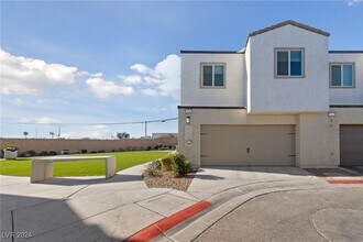 3541 Arcadian Sea St in Las Vegas, NV - Foto de edificio - Building Photo