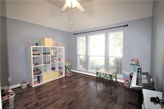 8105 Halliford Dr in Plano, TX - Building Photo - Building Photo