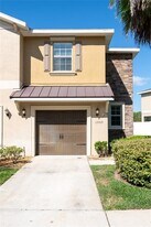 12009 Greengate Dr in Hudson, FL - Building Photo
