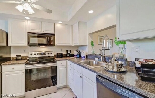 4912 Tamiami Trl E in Naples, FL - Building Photo - Building Photo