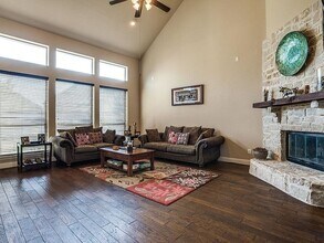 9595 Knight Ln in Frisco, TX - Foto de edificio - Building Photo