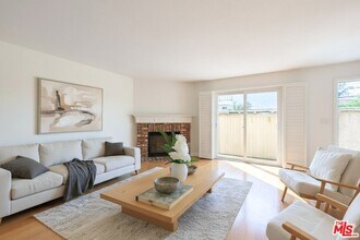 1411 12th St in Manhattan Beach, CA - Building Photo - Building Photo